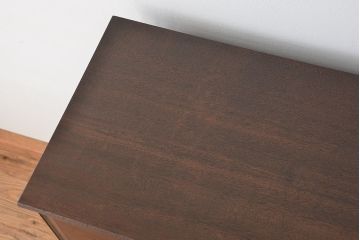 アンティーク家具　アンティーク　小窓付きの使い込まれたチェスト(時代箪笥、ドロワー)