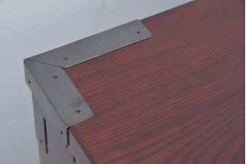 アンティーク家具　新同品　彫金、伝統工芸士「菊広」作、木地蝋塗り観音扉付き岩谷堂箪笥(購入金額約90万)