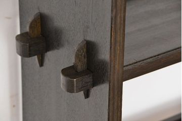 レトロ家具　★昭和レトロ　シックな楔本棚(ブックシェルフ、飾り棚)