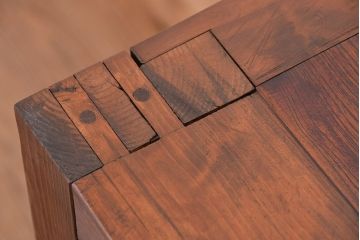 アンティーク家具　アンティーク　太い框組みのどっしりとしたダイヤガラス収納棚