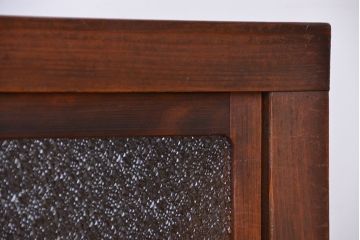 アンティーク家具　アンティーク　太い框組みのどっしりとしたダイヤガラス収納棚