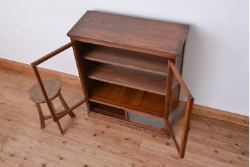アンティーク家具　アンティーク　三方欅材の上質な収納棚(本箱、食器棚)