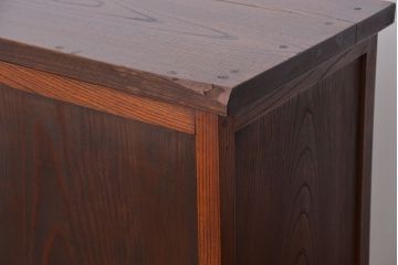 アンティーク家具　アンティーク　三方欅材の上質な収納棚(本箱、食器棚)