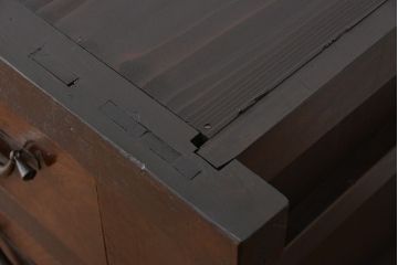アンティーク家具　古民具・骨董　欅の杢目が素晴らしい昇り引き出し付き水屋箪笥サイドボード(食器棚、収納棚)