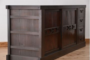 アンティーク家具　古民具・骨董　欅の杢目が素晴らしい昇り引き出し付き水屋箪笥サイドボード(食器棚、収納棚)