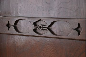 アンティーク家具　古民具・骨董　欅の杢目が素晴らしい昇り引き出し付き水屋箪笥サイドボード(食器棚、収納棚)