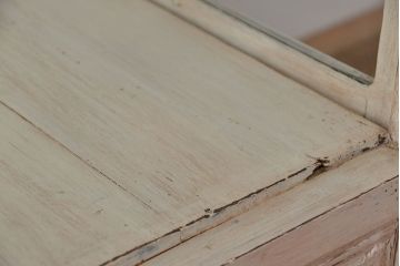 アンティーク家具　アンティークペイントの可愛い縦型ガラスケース(ショーケース)