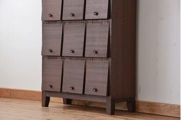 レトロ家具　昭和レトロ　脚付き15升パタパタ下駄箱(収納棚、マス目棚)