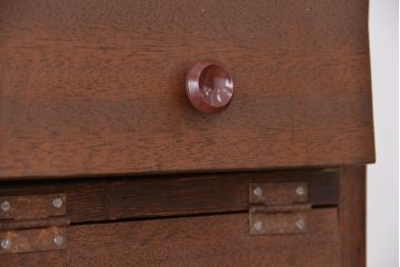 レトロ家具　昭和レトロ　脚付き15升パタパタ下駄箱(収納棚、マス目棚)