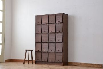 アンティーク家具　アンティーク　20升パタパタ下駄箱(収納棚、マス目棚)