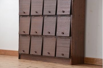 アンティーク家具　アンティーク　20升パタパタ下駄箱(収納棚、マス目棚)