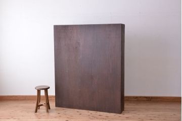 アンティーク家具　アンティーク　ネームプレート付き25升、重厚なパタパタ下駄箱(収納棚、升目棚)