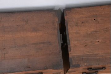 アンティーク家具　☆古民具・骨董　丸金具の二段重ね、時代箪笥