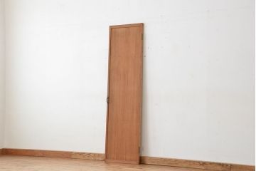 昭和レトロ　柾目の杢目が上質な幅せま扉(ドア)