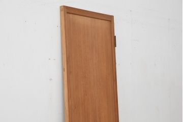 昭和レトロ　柾目の杢目が上質な幅せま扉(ドア)