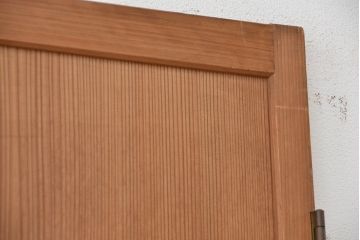 昭和レトロ　柾目の杢目が上質な幅せま扉(ドア)