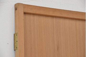 昭和レトロ　柾目の杢目が上質な幅せま扉(ドア)