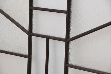 大正ロマン　古い洋館の変わりデザインの明り取り
