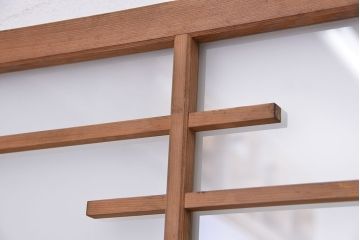 昭和レトロ　古い木味のドア(扉)