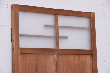 昭和レトロ　古い木味のドア(扉)