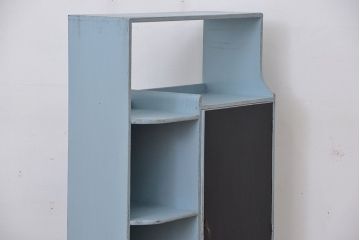 レトロ家具　昭和レトロ　黒板付きのアンティークペイント収納棚(本棚、本箱)