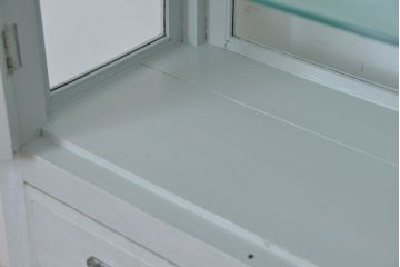 アンティーク家具　4面ガラス!シャビーな味わいのアンティークケビントガラスケース(キャビネット・ショーケース)