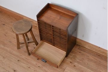 アンティーク家具　アンティーク　小振りな引き出し付きカルテケース(小引き出し、書類棚)