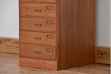 レトロ家具　昭和レトロ　古いナラ材のネームプレート付き6段小引き出し