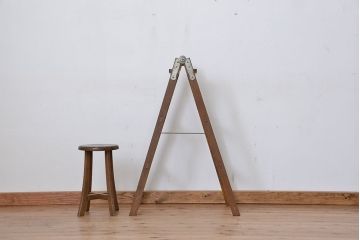 アンティーク雑貨　昭和レトロ　ナラ材の小振りな脚立(ステップ、ラダー)