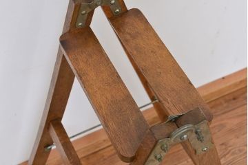 アンティーク雑貨　昭和レトロ　ナラ材の小振りな脚立(ステップ、ラダー)
