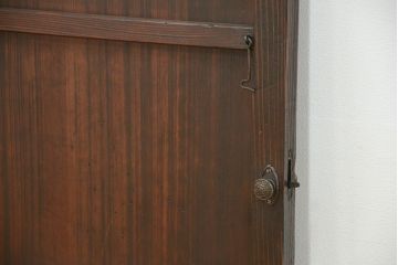 アンティーク　柾目の美しい上品な扉(ドア)