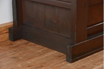アンティーク家具　明治〜大正時代　丸桟引き戸の美しい二段重ね水屋箪笥(食器棚、収納棚)