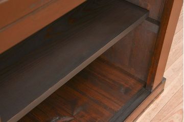 アンティーク家具　明治〜大正時代　丸桟引き戸の美しい二段重ね水屋箪笥(食器棚、収納棚)
