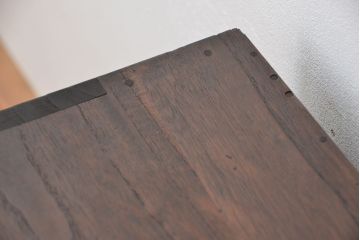 レトロ家具　昭和レトロ　鉄脚付きアンティークローボード(1)(収納棚)