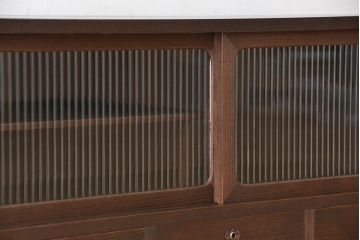 レトロ家具　昭和レトロ　鉄脚付きアンティークローボード(1)(収納棚)