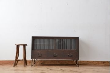 レトロ家具　昭和レトロ　鉄脚付きアンティークローボード?(収納棚)
