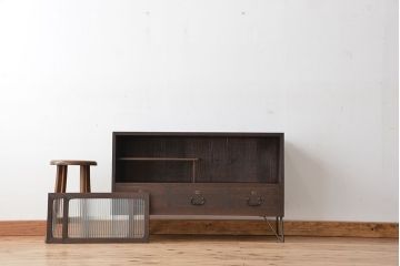 レトロ家具　昭和レトロ　鉄脚付きアンティークローボード?(収納棚)