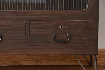 レトロ家具　昭和レトロ　鉄脚付きアンティークローボード?(収納棚)