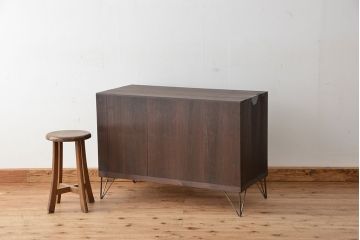 アンティーク家具　アンティーク　鉄脚付き　ローチェスト(ローボード)