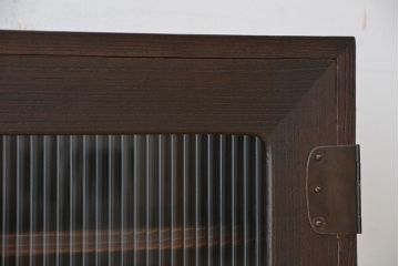 アンティーク家具　アンティーク　古い木の鉄脚付きモールガラス観音開き収納棚(ローボード)
