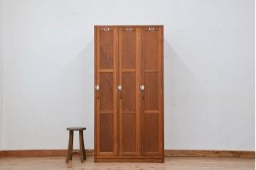 レトロ家具　昭和レトロ　1960年代シンプルなアンティーク三連ロッカー?