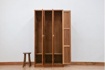 レトロ家具　昭和レトロ　1960年代シンプルなアンティーク三連ロッカー?