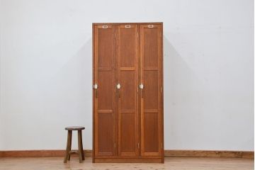 レトロ家具　昭和レトロ　1960年代シンプルなアンティーク三連ロッカー(3)