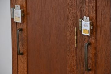 レトロ家具　昭和レトロ　1960年代シンプルなアンティーク三連ロッカー(3)