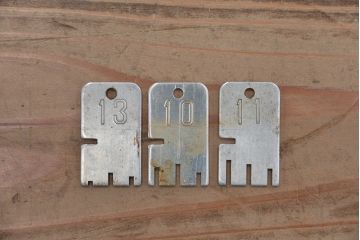 レトロ家具　昭和レトロ　1960年代シンプルなアンティーク三連ロッカー(3)