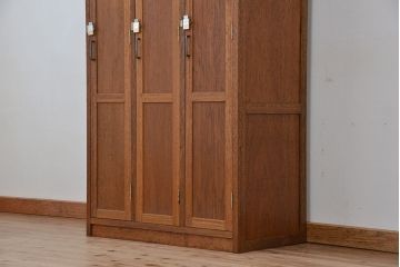 レトロ家具　昭和レトロ　1960年代シンプルなアンティーク三連ロッカー?