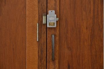 レトロ家具　昭和レトロ　1960年代シンプルなアンティーク三連ロッカー?
