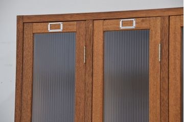 レトロ家具　昭和レトロ　1960年代シンプルな脚付きアンティーク三連ロッカー