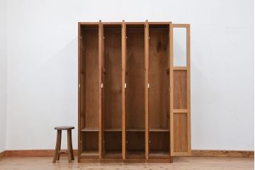 レトロ家具　昭和レトロ　1960年代シンプルなアンティーク四連ロッカー