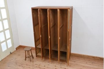 レトロ家具　昭和レトロ　1960年代シンプルなアンティーク四連ロッカー